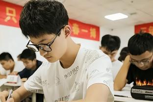 效力于本菲卡！中国14岁球员王磊这造点什么水平？
